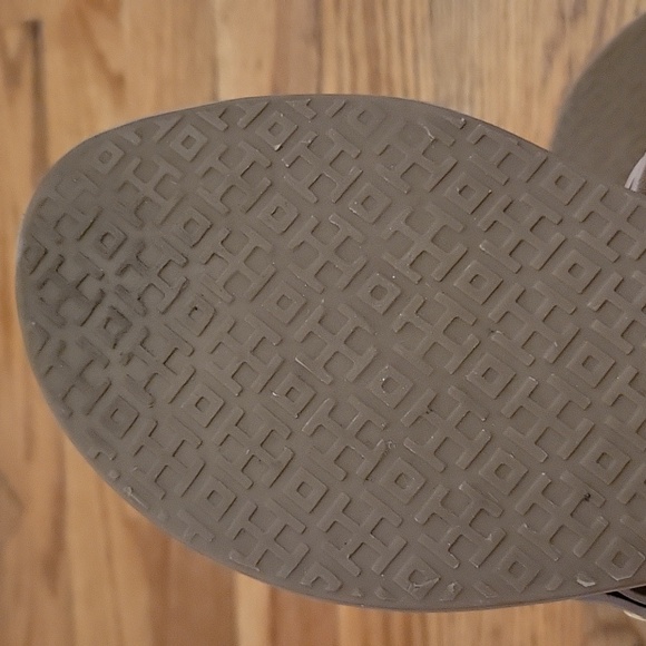 Torry Burch Miller Sandals. - Picture 16 of 17